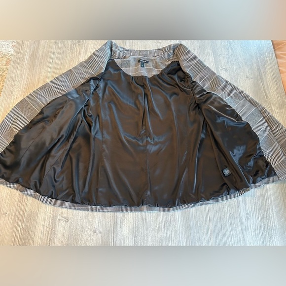 Torrid Black Plaid Houndstooth Cutaway Stretch Blazer Torrid Size 4 = US 4X 26W. - Picture 8 of 15